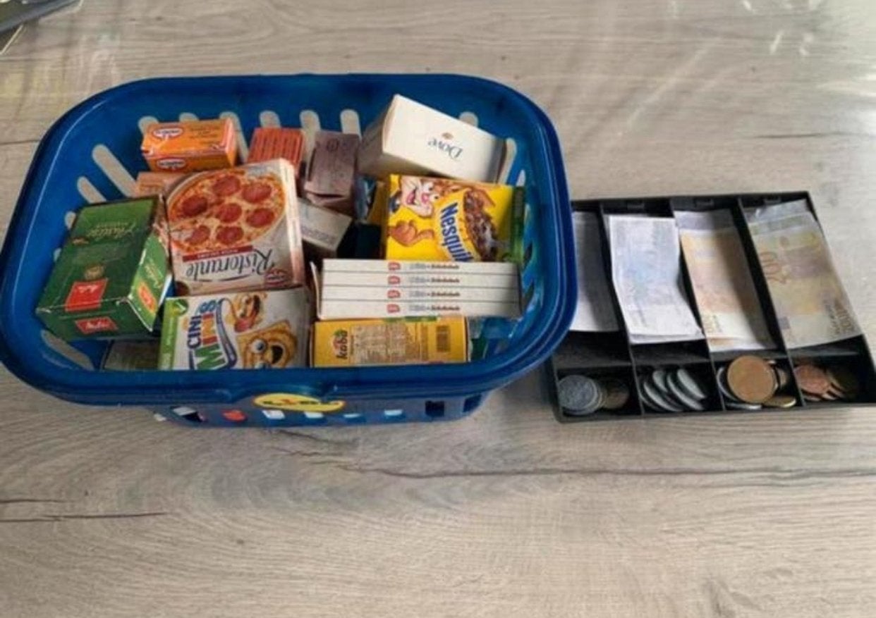 Panier à provisions et pièces pour jouets, Enfants & Bébés, Jouets | Éducatifs & Créatifs, Enlèvement