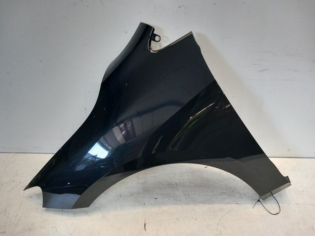 Spatbord links voor BMW 2 serie, Onderdelen@venauto.nl, Van der Ven Autorecycling B.V., Gebruikt, Ettenseweg 76, 4706 PB Roosendaal, The Netherlands