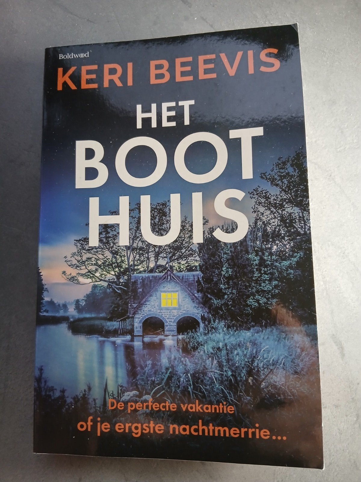 Het Boothuis van Keri Beevis, Boeken, Thrillers, Ophalen