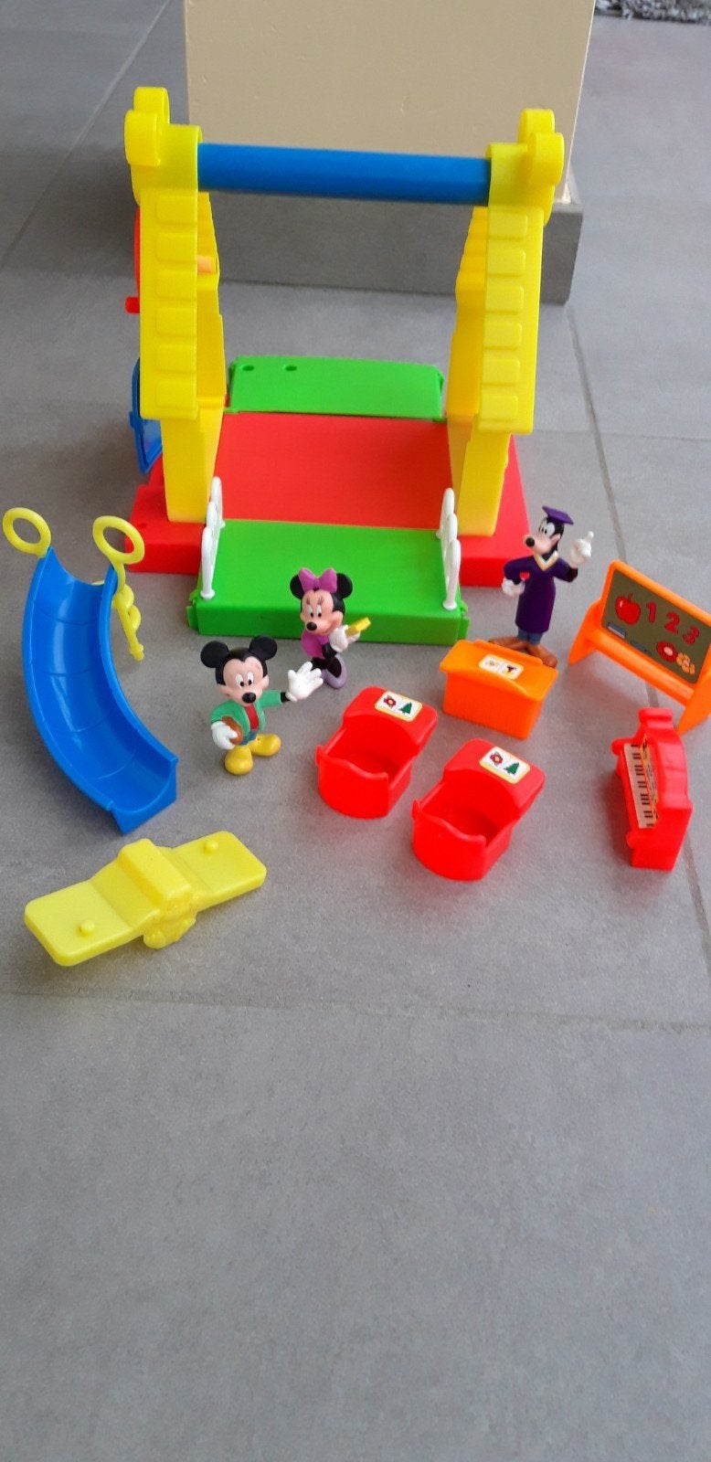 Schooltje Mickey Mouse, Kinderen en Baby's, Ophalen, Zo goed als nieuw