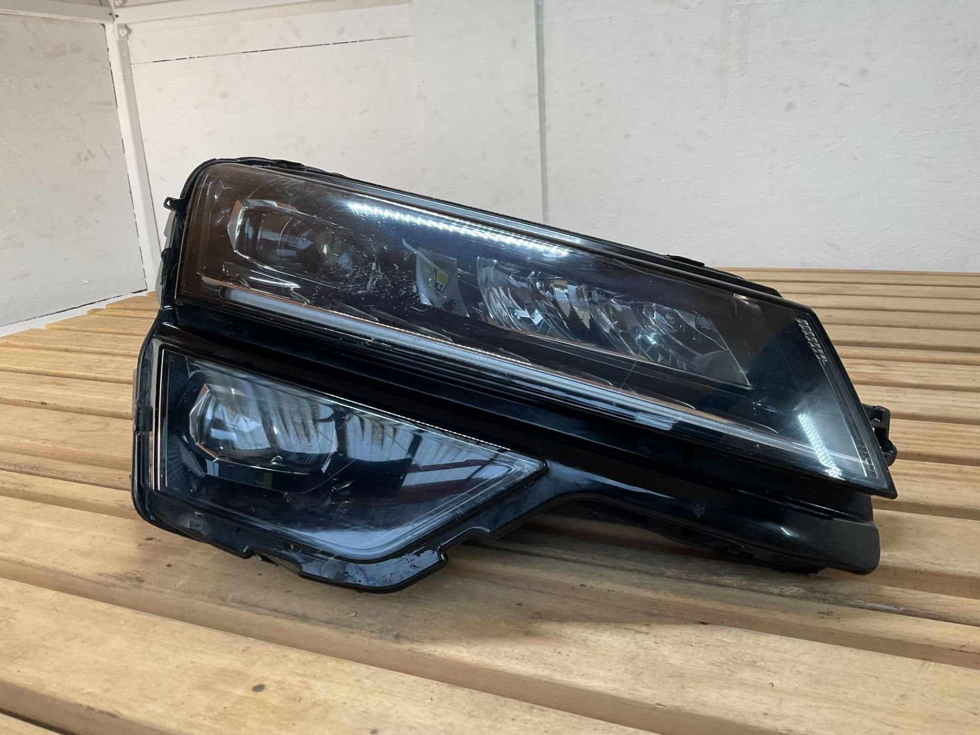 Koplamp Skoda Karoq 57B941016D LED Rechts Compleet B3-358, Tr. Vaclava Klementa 869
293 01  Mlada Boleslav, CZ, Skoda, Skoda Auto a.s.
