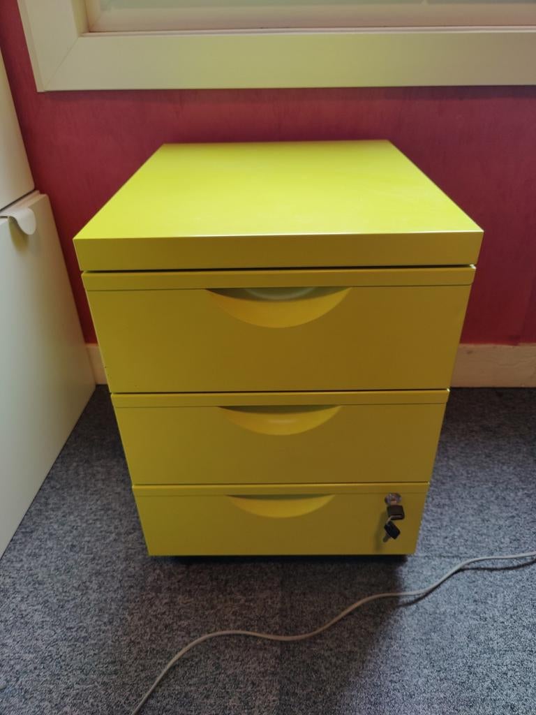 Ikea ladenkast, Ophalen