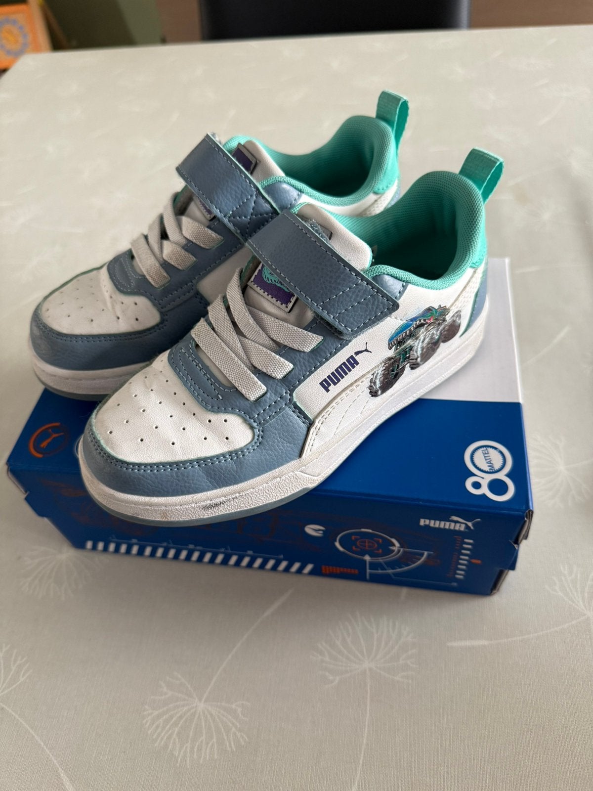 Sneakers Puma x Hotwheels maat 32, Kinderen en Baby's, Sportschoenen, Ophalen of Verzenden, Zo goed als nieuw, Jongen