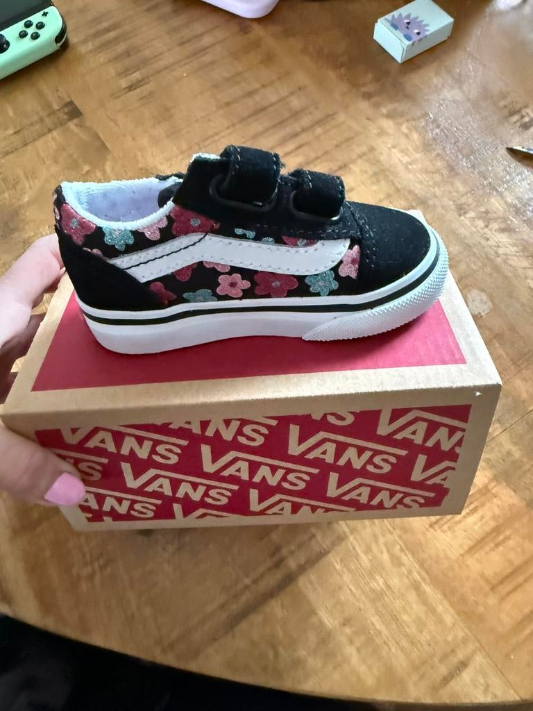 Vans maat 20 meisjes nieuw, Ophalen, Zo goed als nieuw