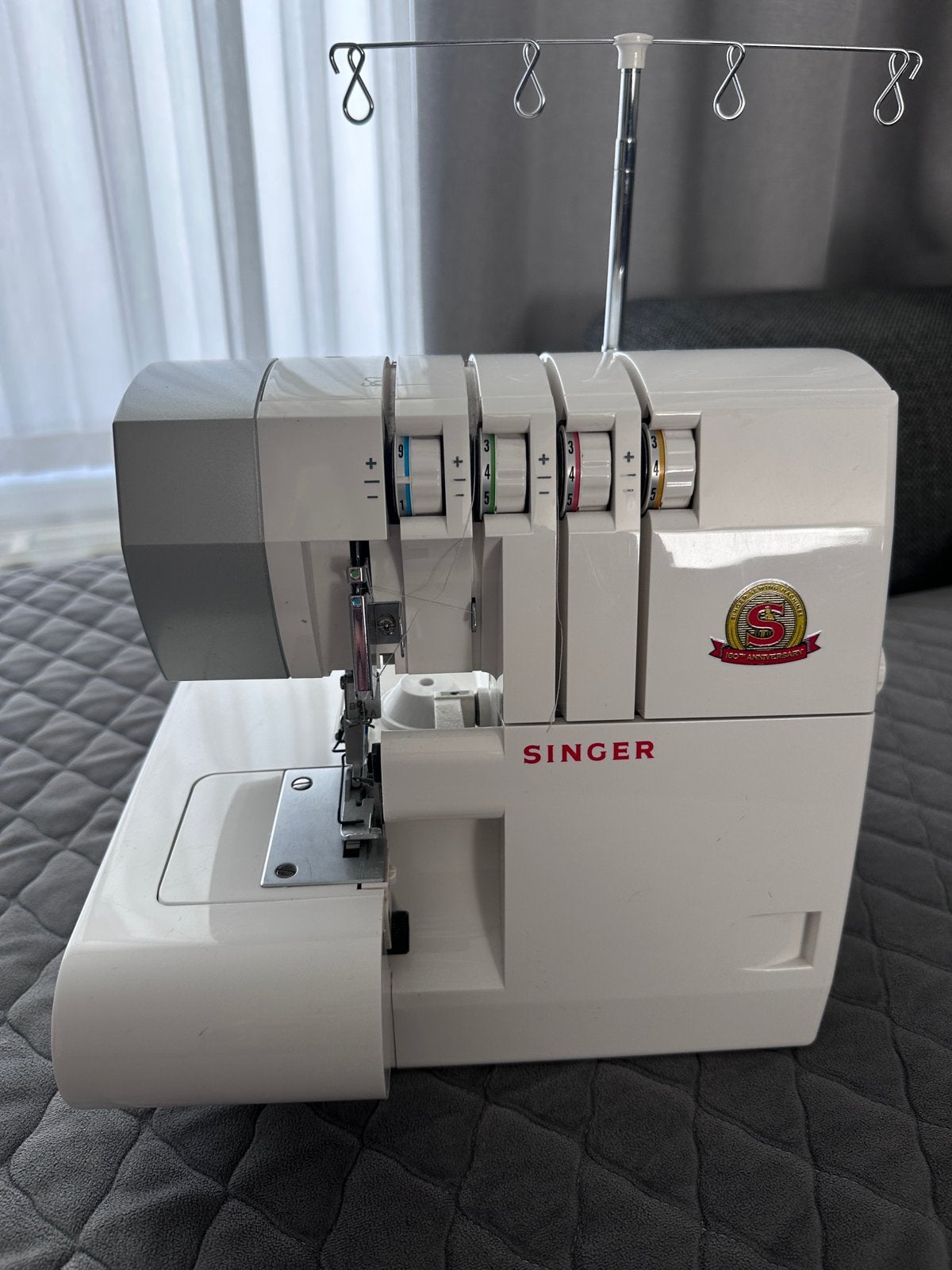 SINGER DRAAD OVERLOCK MACHINE, Ophalen, Gebruikt, Singer