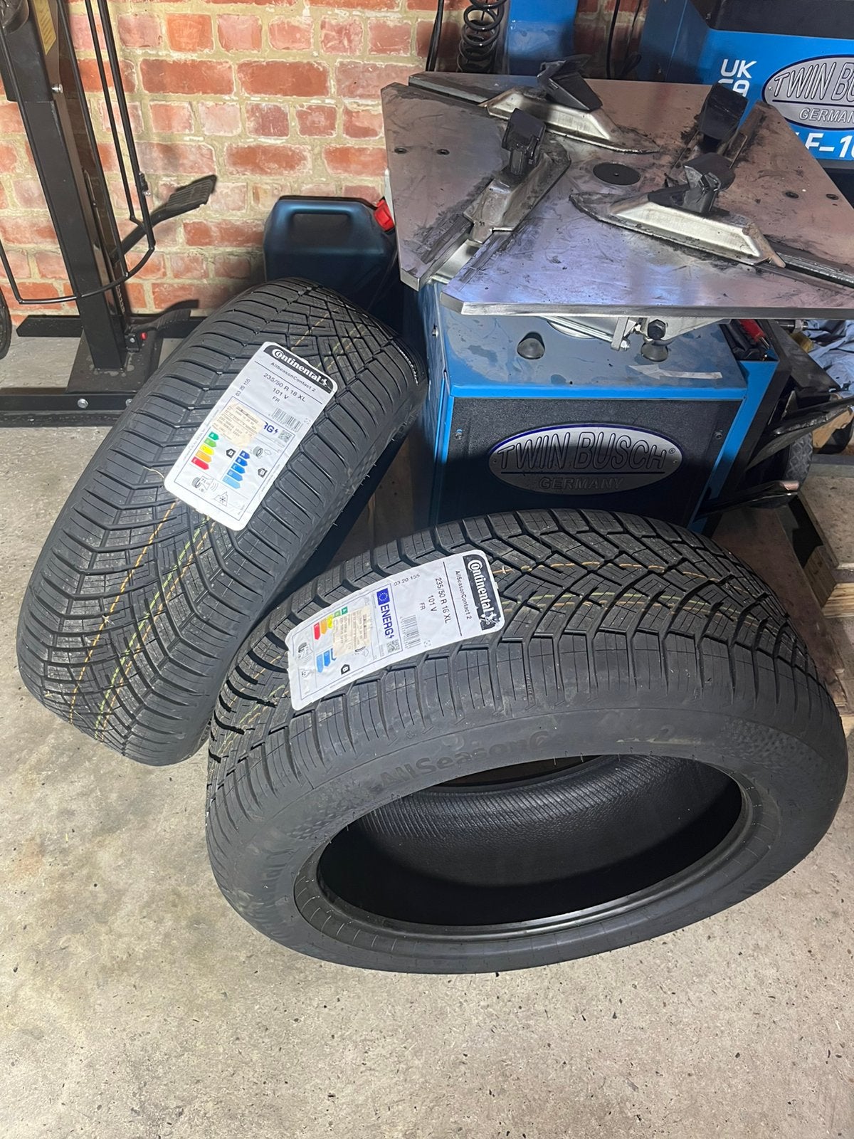 2 Banden Continental 235/50/r18 V Xl, Enlèvement, Neuf