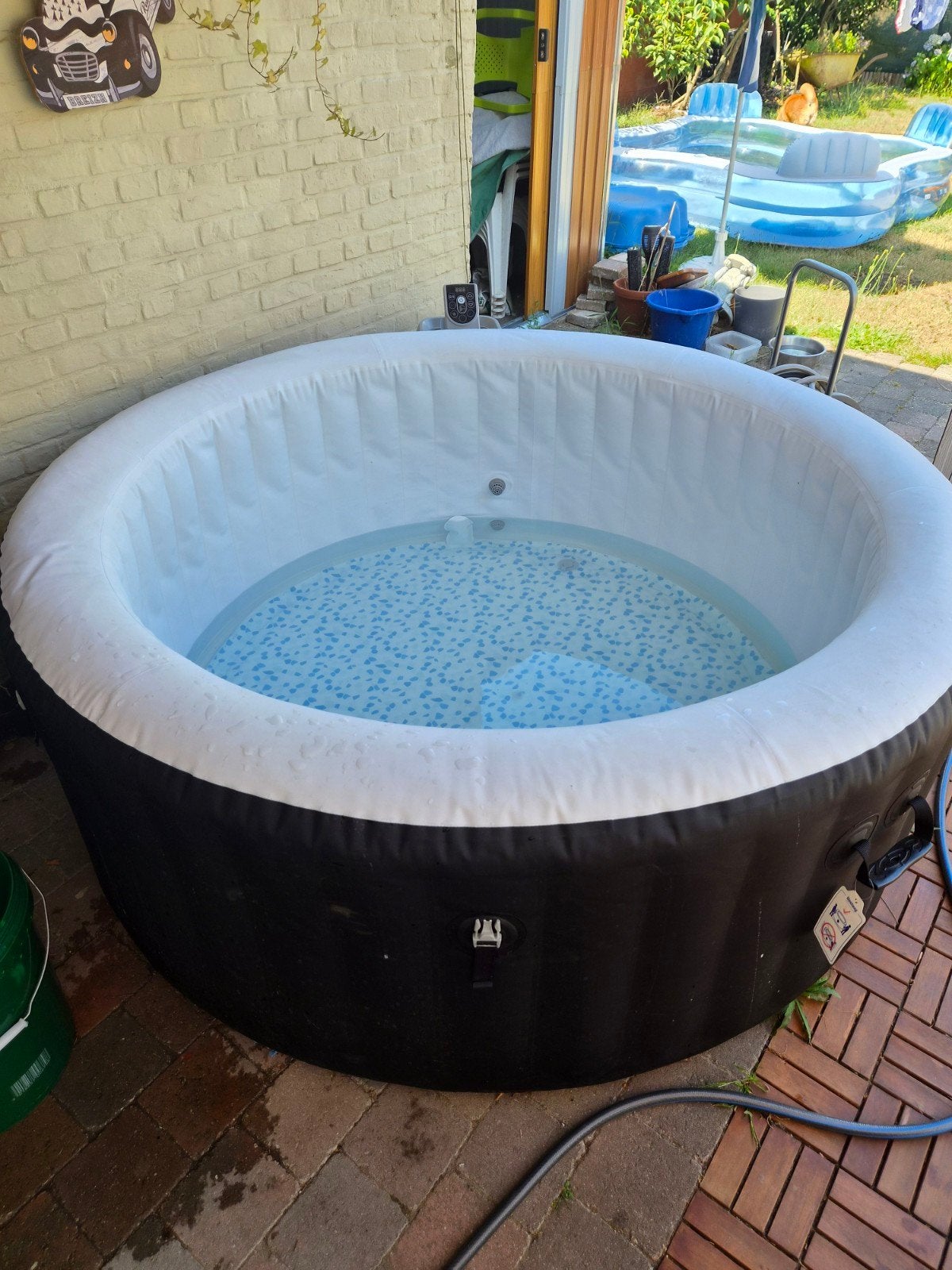 opblaasbaar jacuzzi 1m80 Bestway 2 maand oud, Tuin en Terras, Bubbelbaden en Hottubs, Ophalen, Zo goed als nieuw, Filter, Opblaasbaar