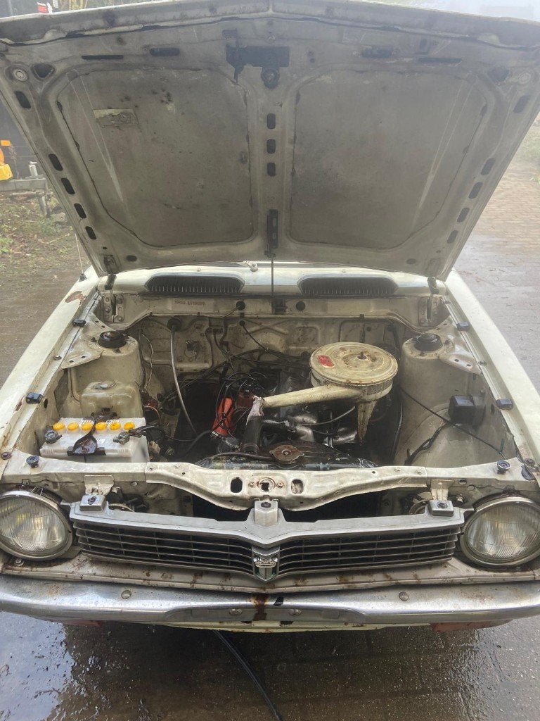 Toyota corolla te koop,18d kms , 1976 , 1300 cc, foto 2