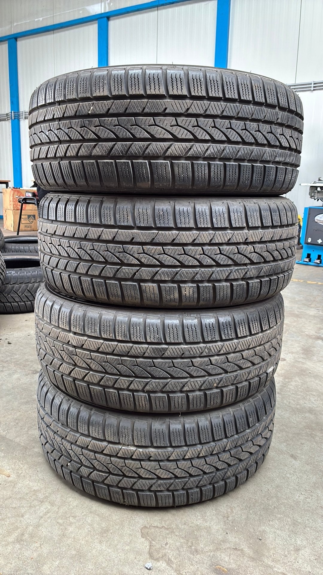 2055516 205/55/16 205/55R16 winterbanden Falken, Ophalen