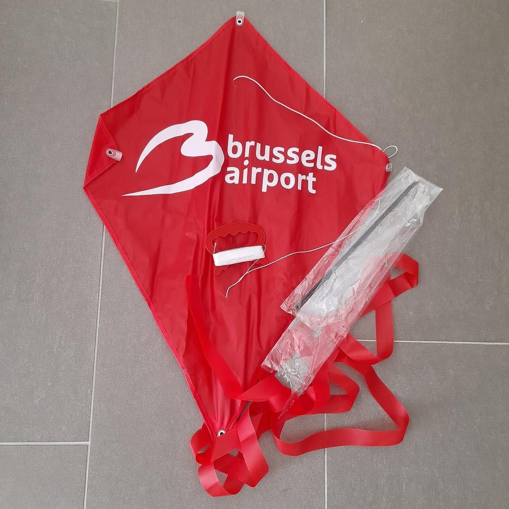 Brussels Airport - gadget - vlieger, Ophalen