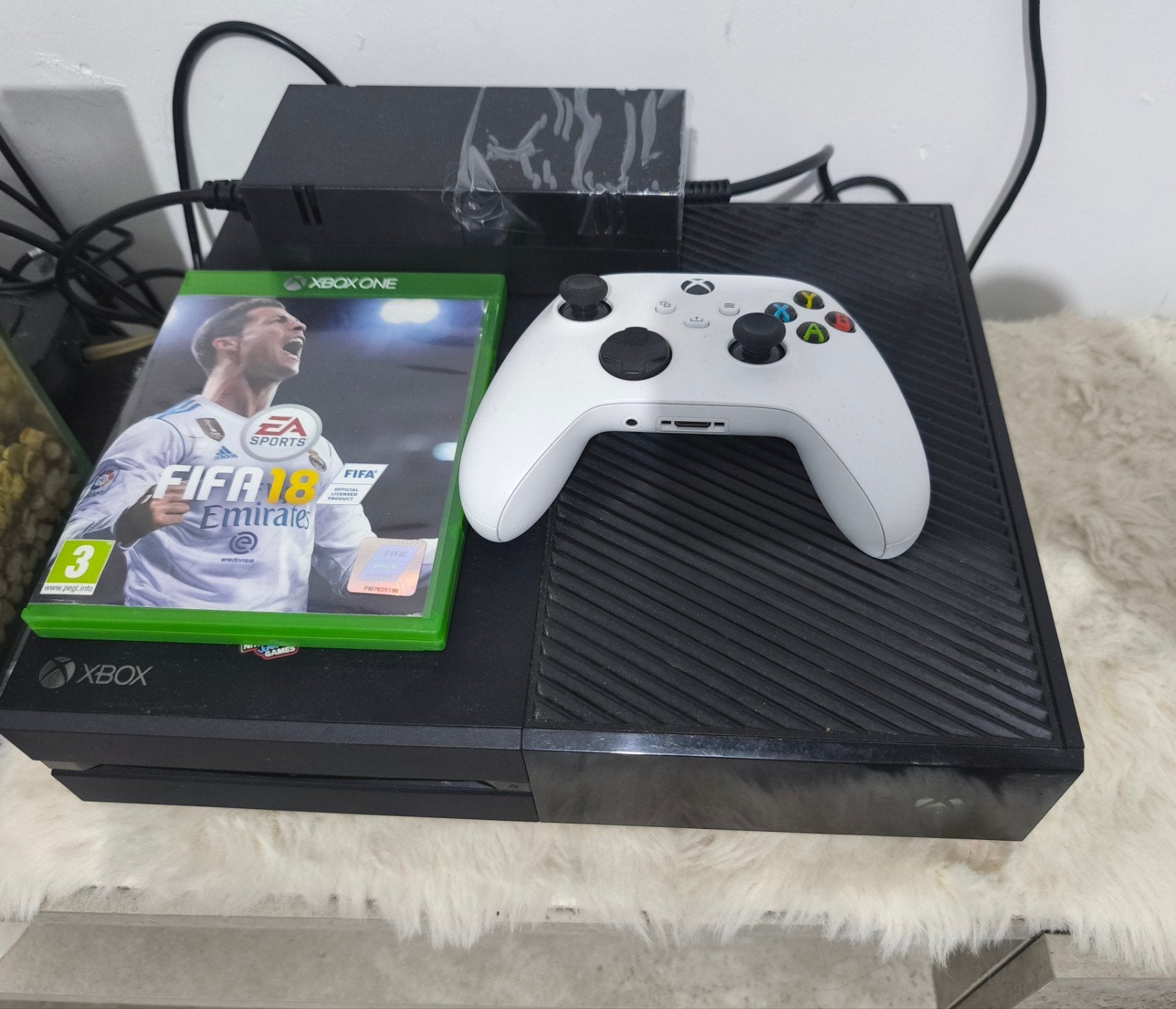 Pack Xbox One 500Go + Manette Series X|S + Jeu FIFA 18, Xbox One