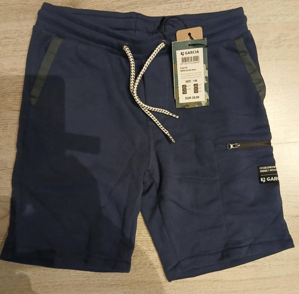 NIEUWE short M 146, Kinderen en Baby's, Kinderkleding | Maat 146, Ophalen of Verzenden, Nieuw, Jongen, Broek