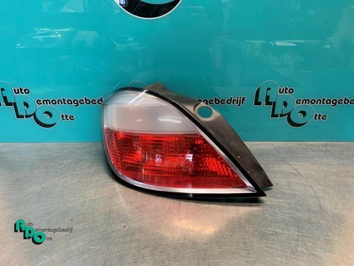 Feu arrière gauche d'un Opel Astra (Astra H 04-), -, Opel, 3 mois de garantie, Utilisé