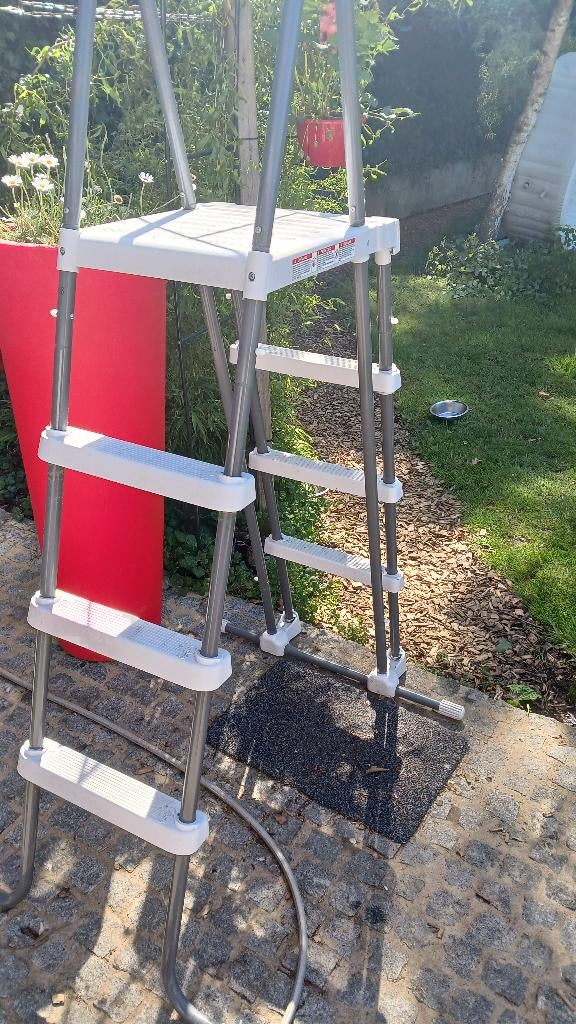 Zwembadladdertje, Tuin en Terras, Ophalen, Zo goed als nieuw, Ladder