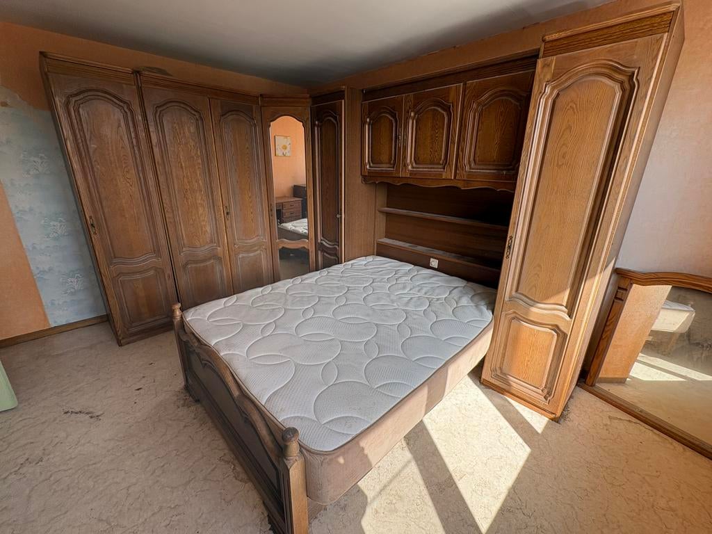 Kamer met kledingkasten, Ophalen