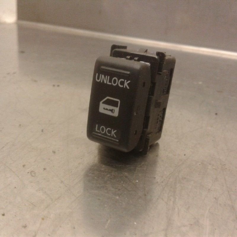 COMMUTATEUR Nissan Navara (D40) (01-2005/07-2010), Utilisé, Nissan