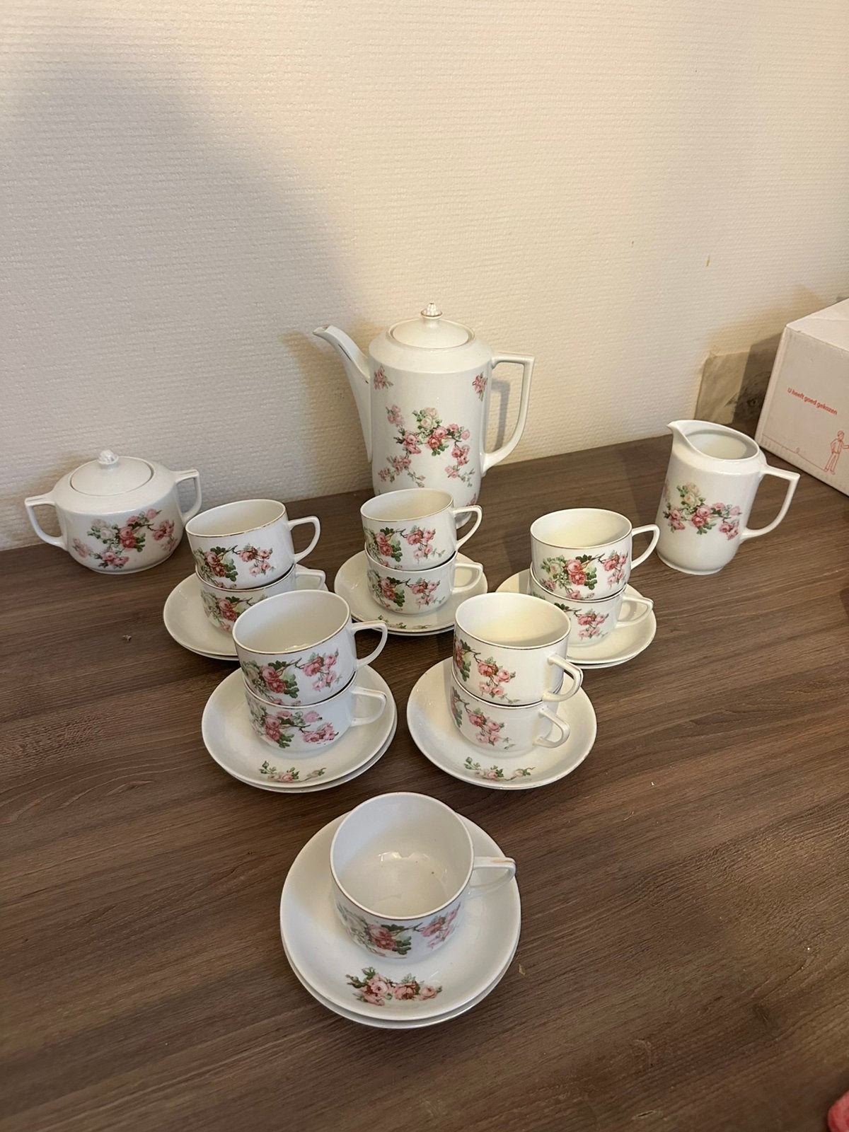 Victoria Czecho-Slovakia servies genummerd periode 1918-1939, Antiquités & Art, Enlèvement