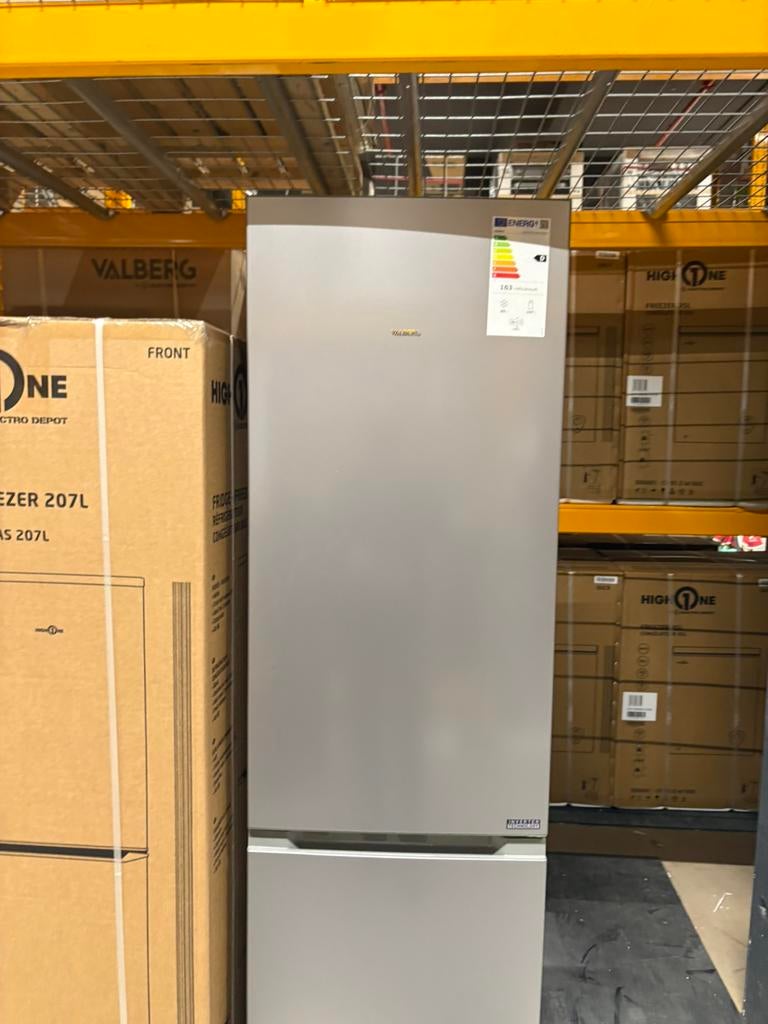 Te koop: Nieuwe koelkast met vriezer, Elektronische apparatuur, Koelkasten en IJskasten, Ophalen, Zo goed als nieuw