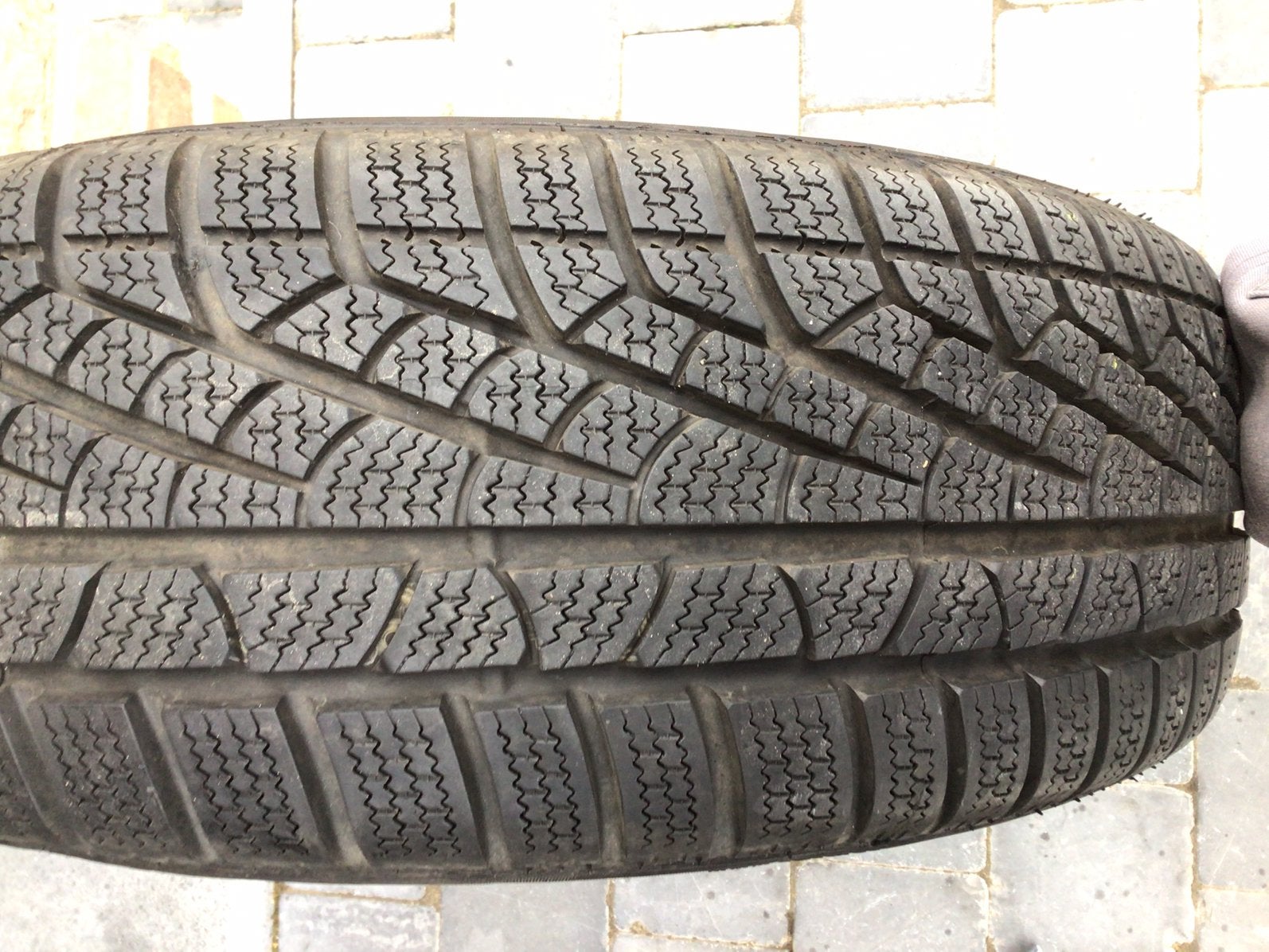 Winterbanden Nissan Qashqai 215/65R/16 98H, Auto-onderdelen, Ophalen, Winterbanden