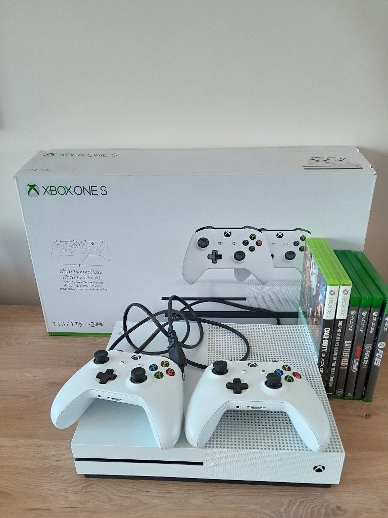 Xbox One S 1TB + 2 controllers + 6 games, Ophalen, Met games, Xbox One, Met 2 controllers