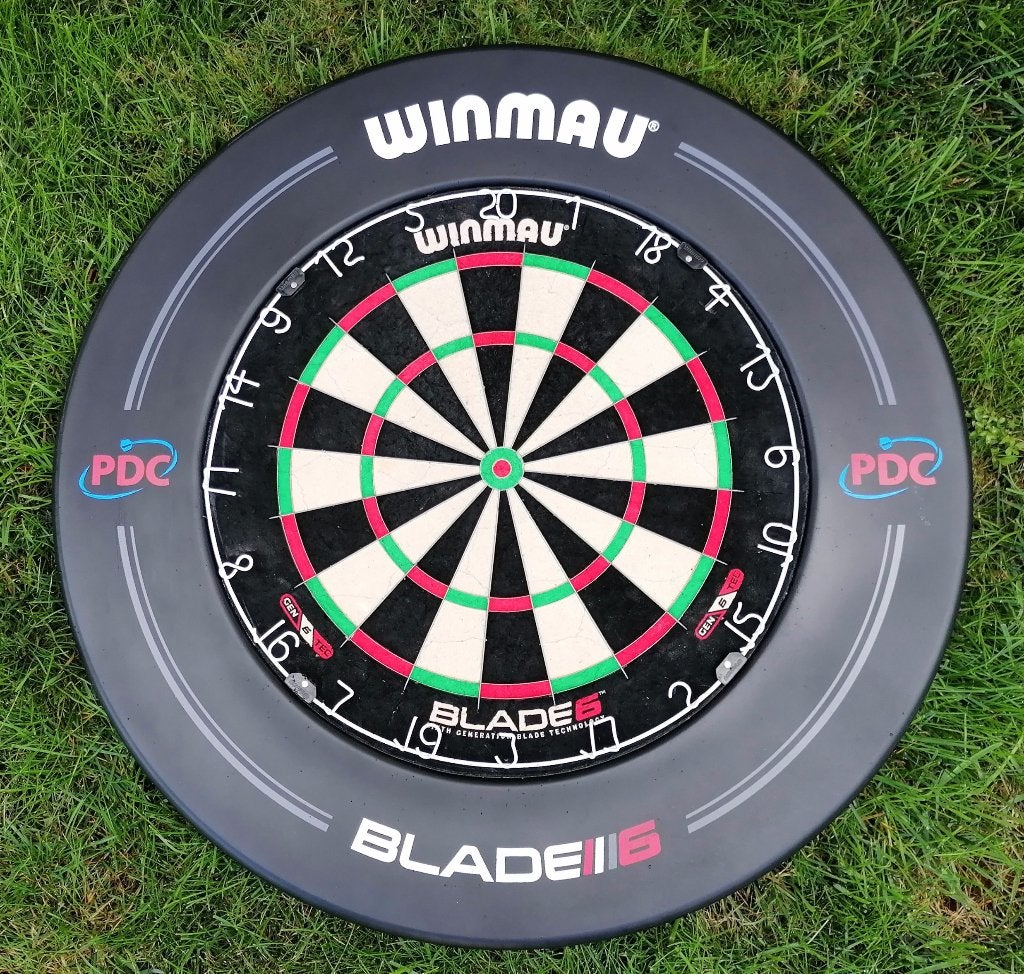 Winmau Blade 6 met Winmau PDC Surround., Sport en Fitness, Ophalen of Verzenden, Zo goed als nieuw, Dartbord