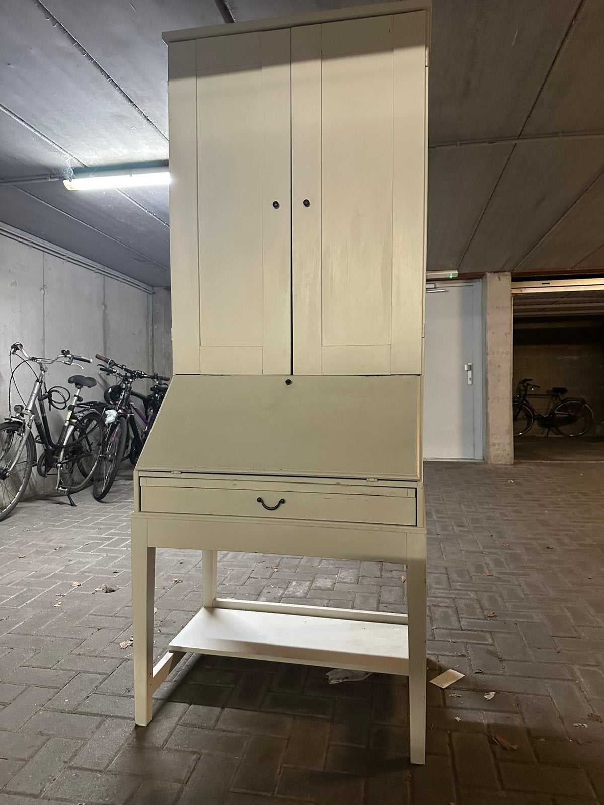 Hemnes secretaire met bovenkast, Enlèvement, Utilisé, Buitenkant gelakt in mat katoenwit
