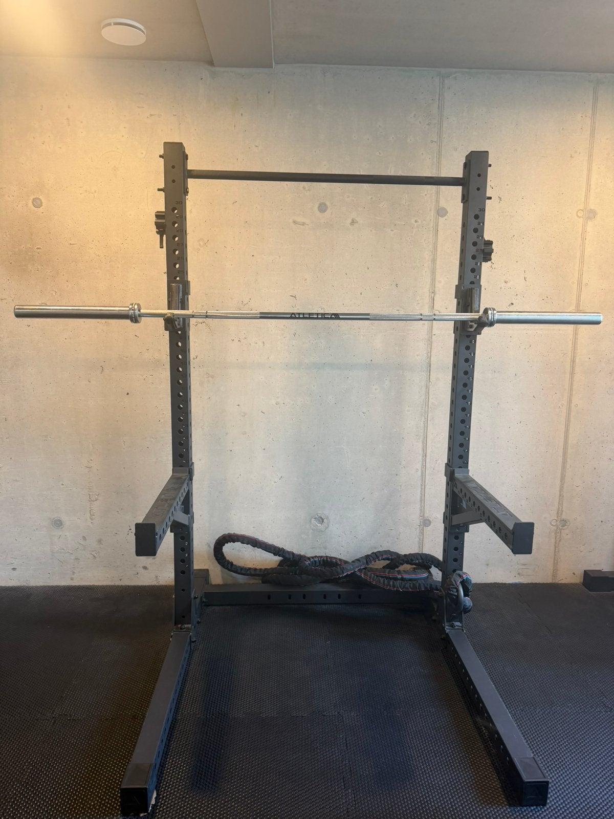 R7 squat rack | 187cm hoog ( atletica ), Ophalen, Zo goed als nieuw