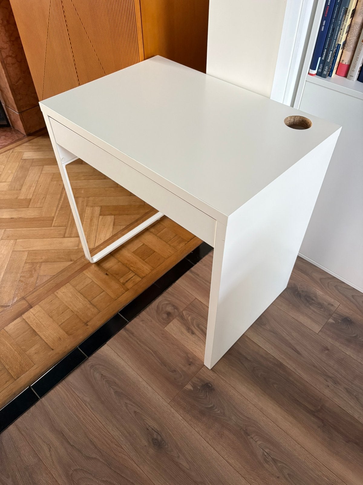 IKEA Micke klein bureau 73x50, Ophalen, Gebruikt, Met lades, 50 cm