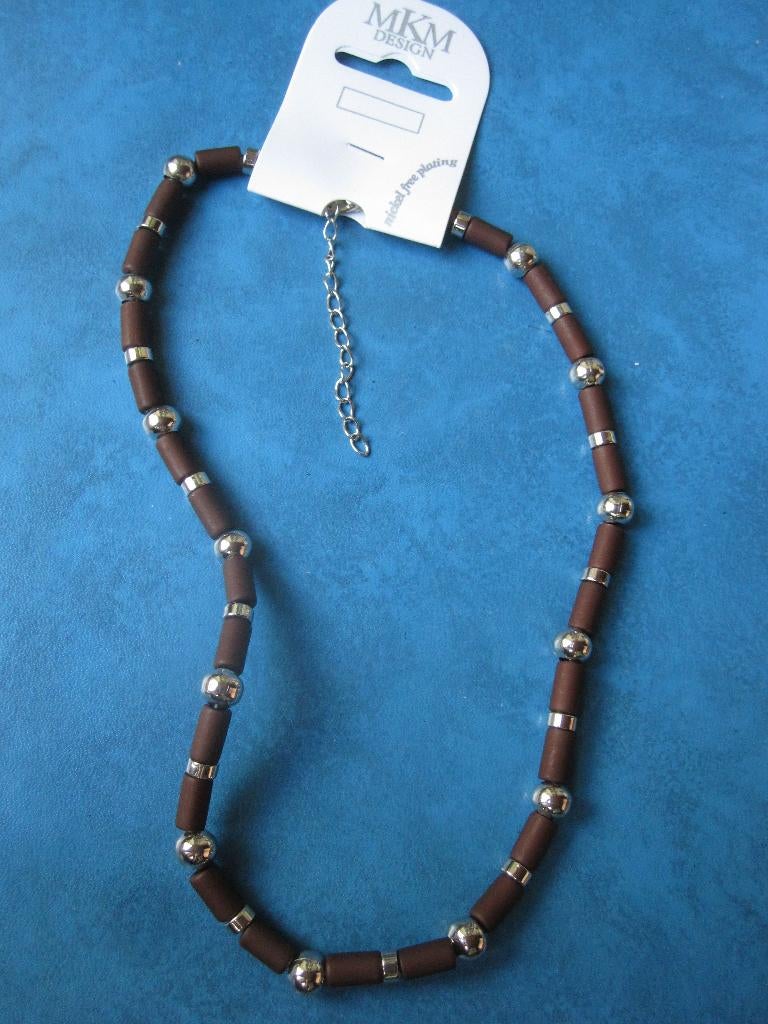 Collier en perles marron (neuf), Enlèvement ou Envoi, Neuf, Brun, Autres matériaux