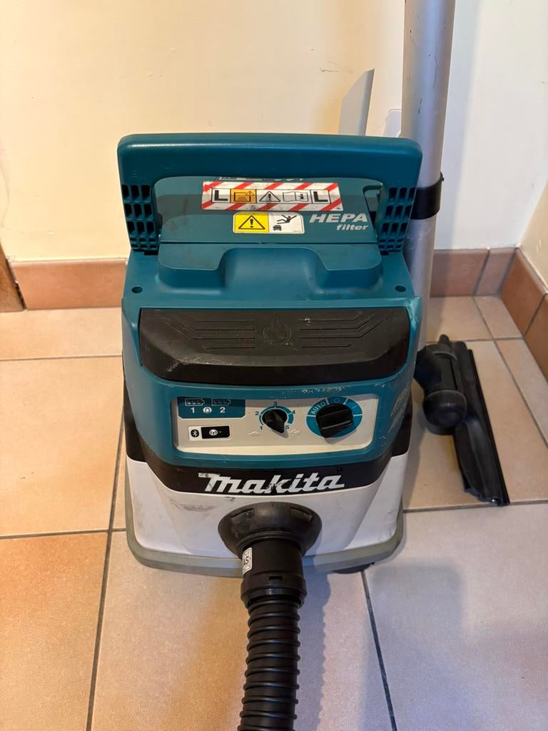 Makita accu stofzuiger 18V+18V DVC864L, Ophalen, Gebruikt, Overige typen, Draadloos