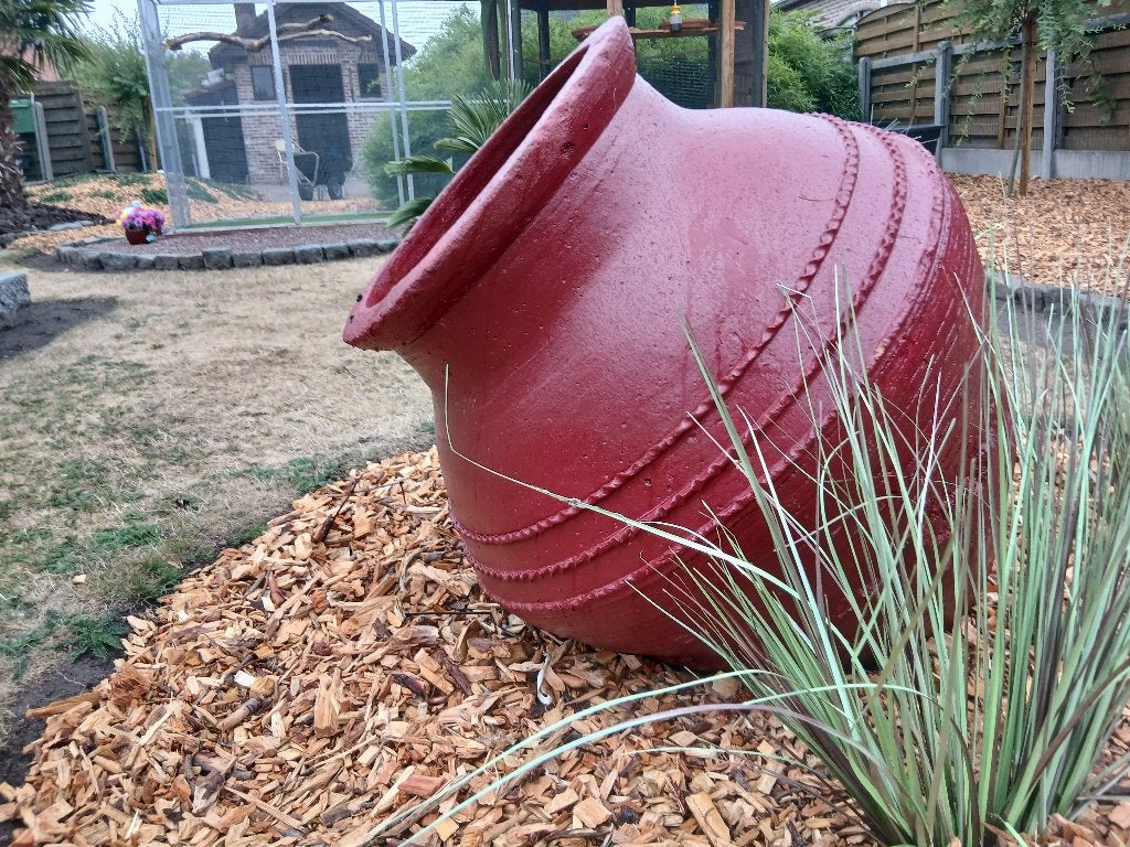 tuinbeeld, tuinvaas,kruik,vaas,terracotta, grote tuinvaas, Tuin en Terras, Ophalen, Zo goed als nieuw, Overige materialen, Abstract beeld