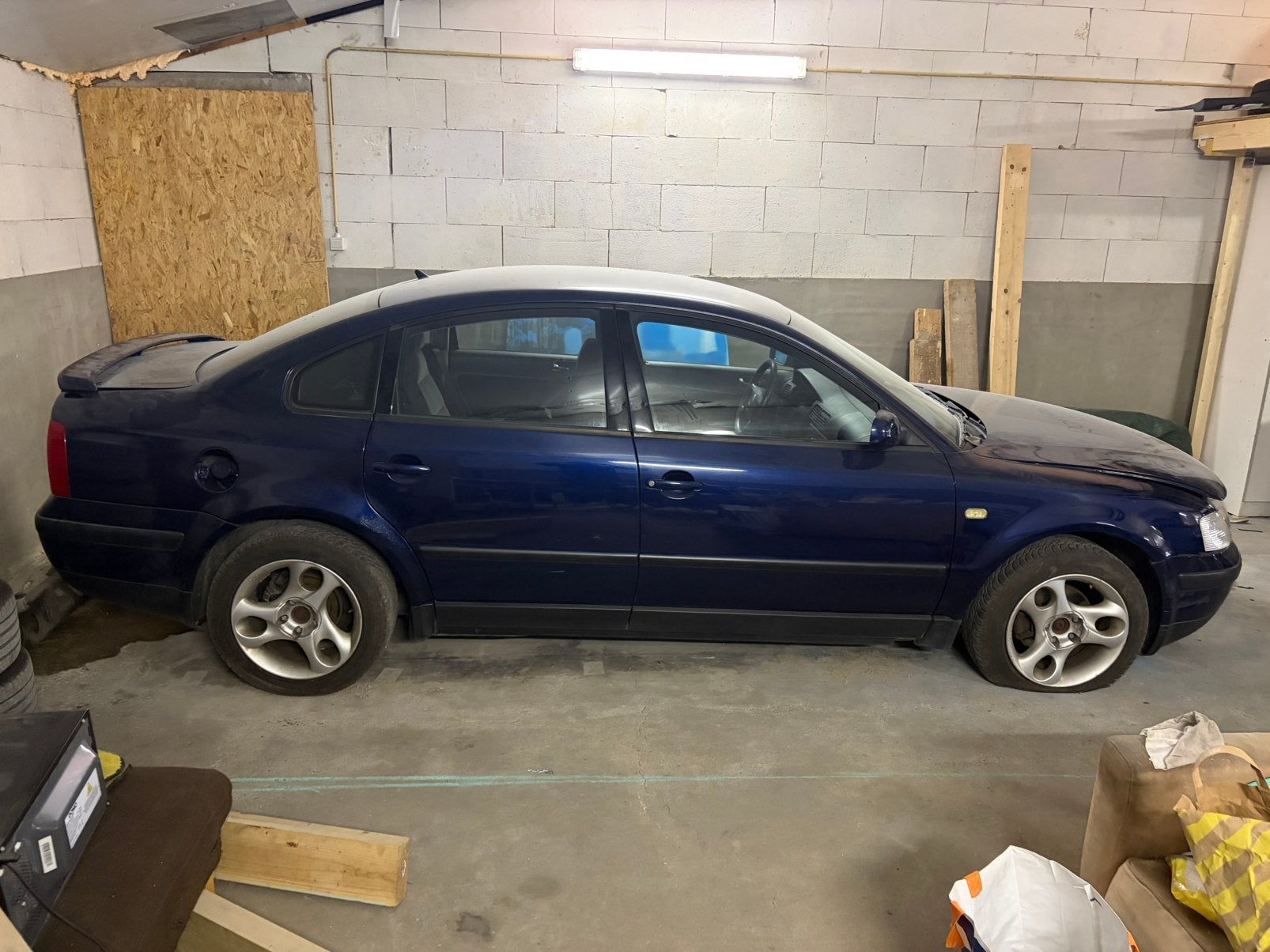 VW Passat 1.9 TDI – €800 – PROJECT/AUTO IN HUIDIGE STAAT, Auto's, Handgeschakeld, Particulier, Te koop