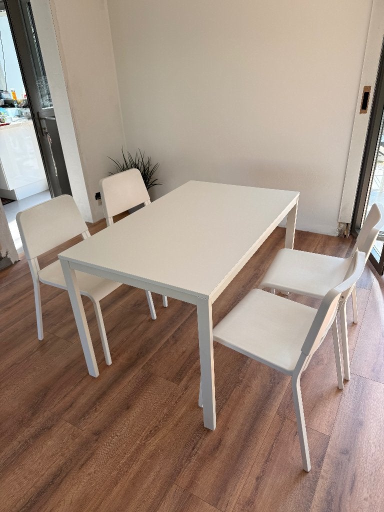 Tafel met 4 stoelen, Ophalen, Zo goed als nieuw, Rechthoekig