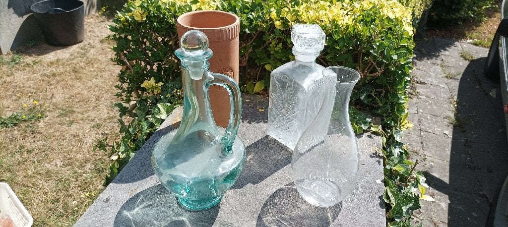 3 carafes en verre( vin, whisky) + 1 brique à vin, Enlèvement ou Envoi, Utilisé, Autres types