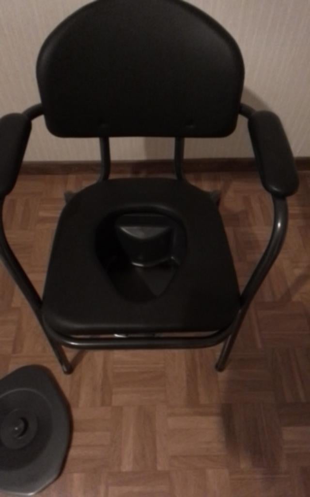 Toilet stoel zwart, Diversen, Verpleegmiddelen, Ophalen