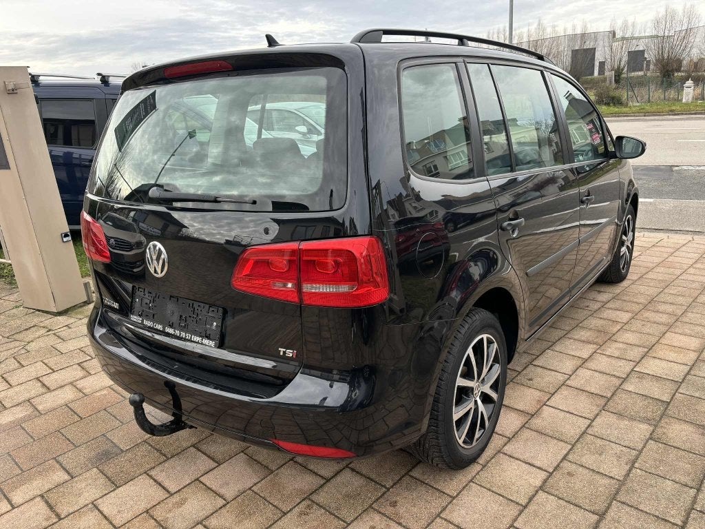 Volkswagen Touran à essence automatique, Autos, Euro 5, Achat, Entreprise, 5 portes