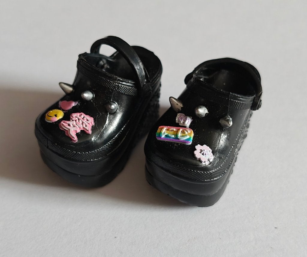 Rainbow high lila yamamoto asian doll outfit shoes clogs, Ophalen of Verzenden