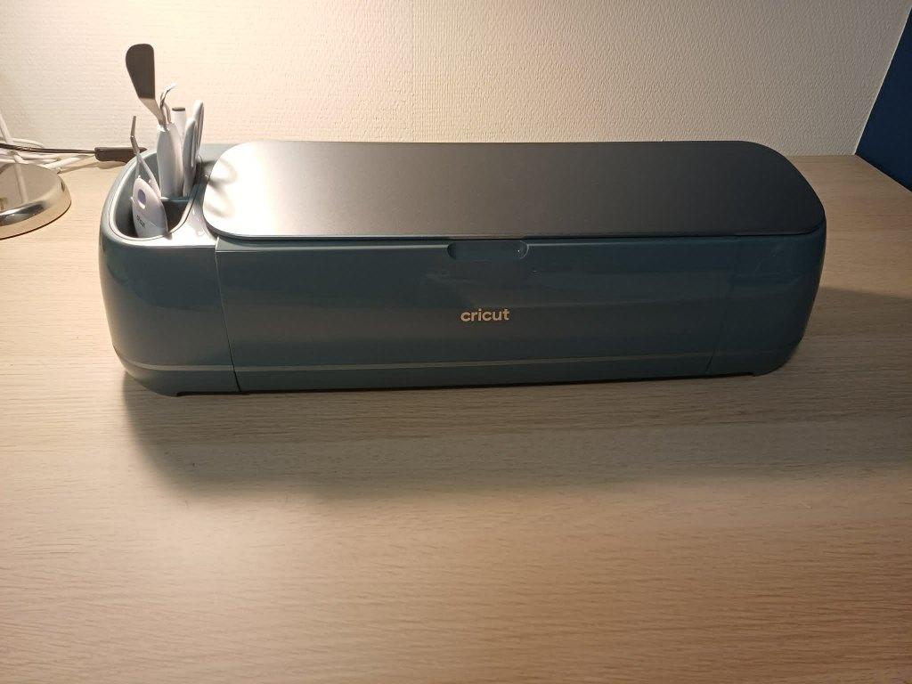 Cricut maker 4, Hobby & Loisirs créatifs, Bricolage, Bleu, Overige thema's, Comme neuf, Enlèvement