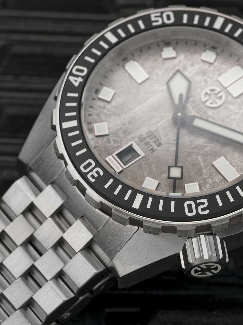 Erebus Titan met originele doos, Bijoux, Sacs & Beauté, Montre-bracelet, Autres marques, Enlèvement, Acier