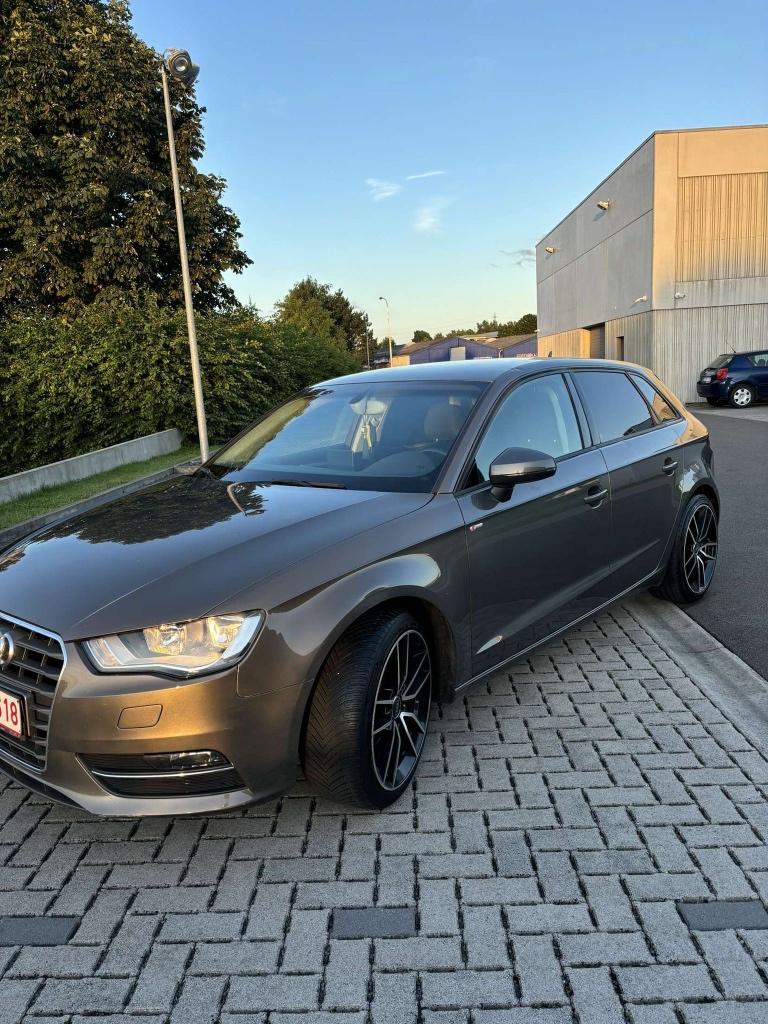 Audi A3, boîte automatique, prêt état immatriculée, 90 kW, Euro 6, Autres couleurs, 5 portes