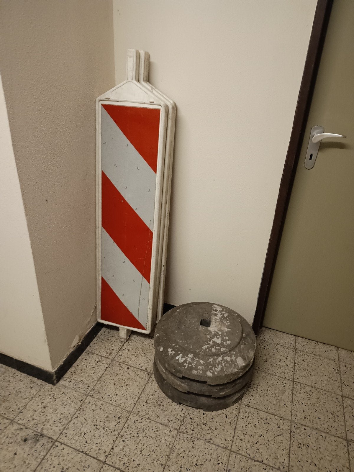 Panneaux signalisation, Enlèvement