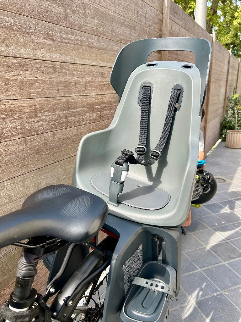 Bobike Go Maxi fietsstoel + gratis helm, Vélos & Vélomoteurs, Accessoires vélo | Sièges de vélo, Repose-pieds, 15 à 25 kg, Enlèvement