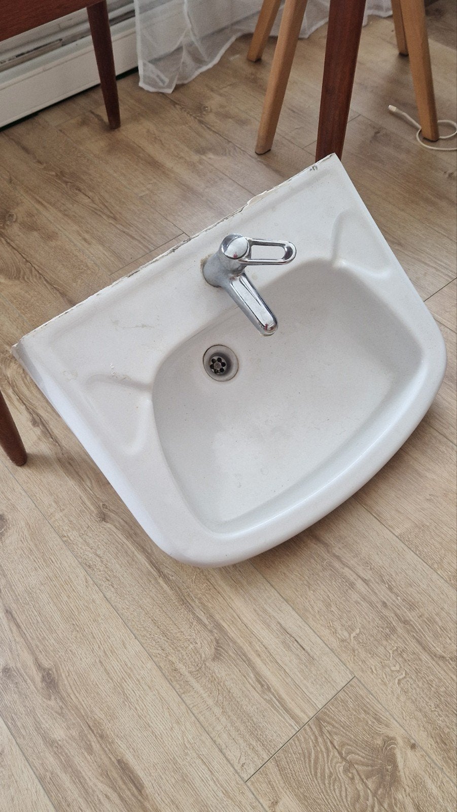 badkamer wasbak + kraan + rek, Enlèvement