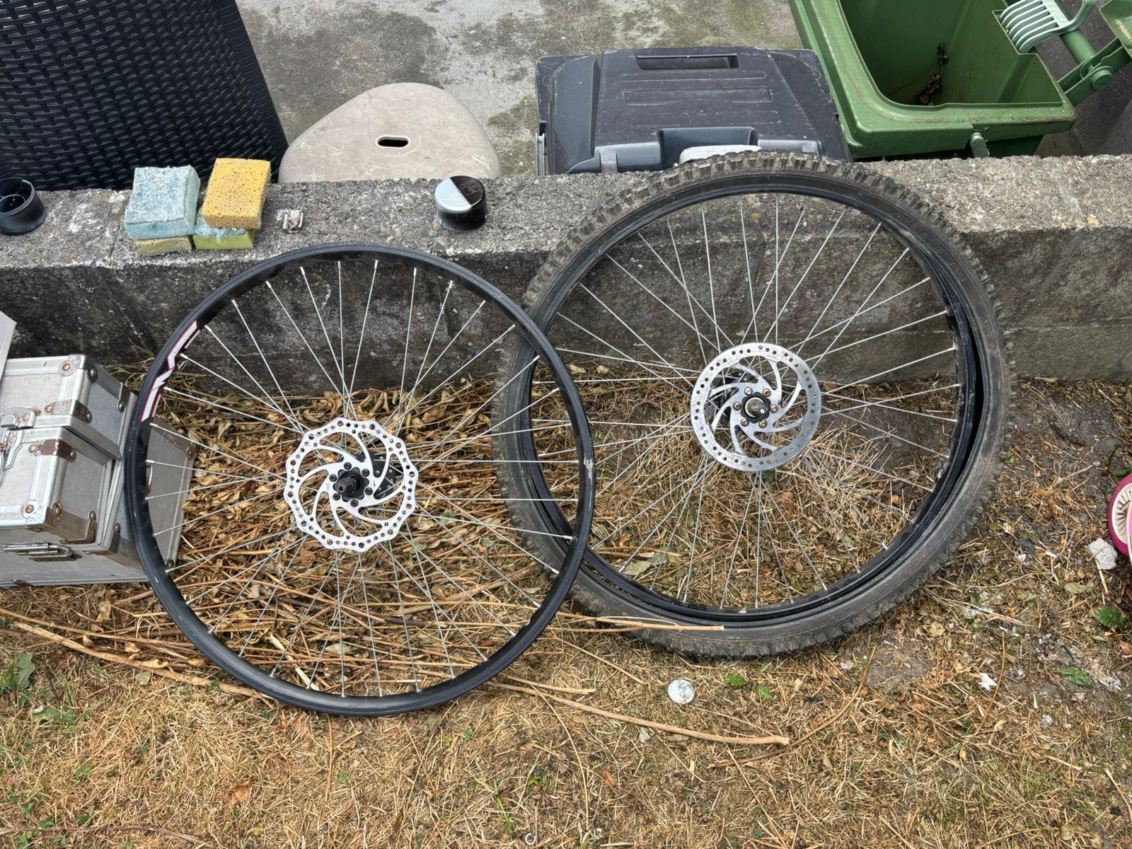 Roues avec disque de freins et attache rapide, Vélos & Vélomoteurs, Vélos Pièces, Enlèvement, Comme neuf, Freins