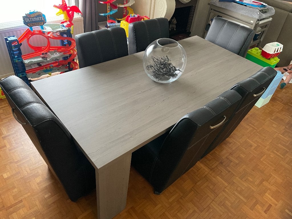 Eetplaats, Ophalen, Gebruikt, 4 tot 6 stoelen
