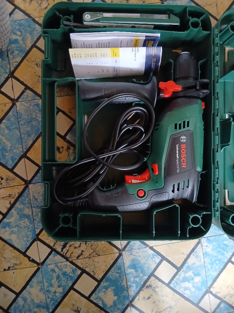 Boormachine bosch, Doe-het-zelf en Bouw, 600 watt of meer, Zo goed als nieuw, Klopboormechanisme, Ophalen