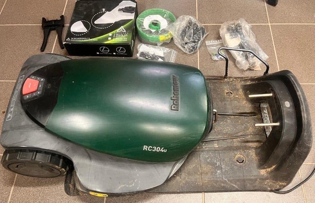 Robomow RC304u, Tuin en Terras, Ophalen, Gebruikt, Robomow, Meer dan 25 cm