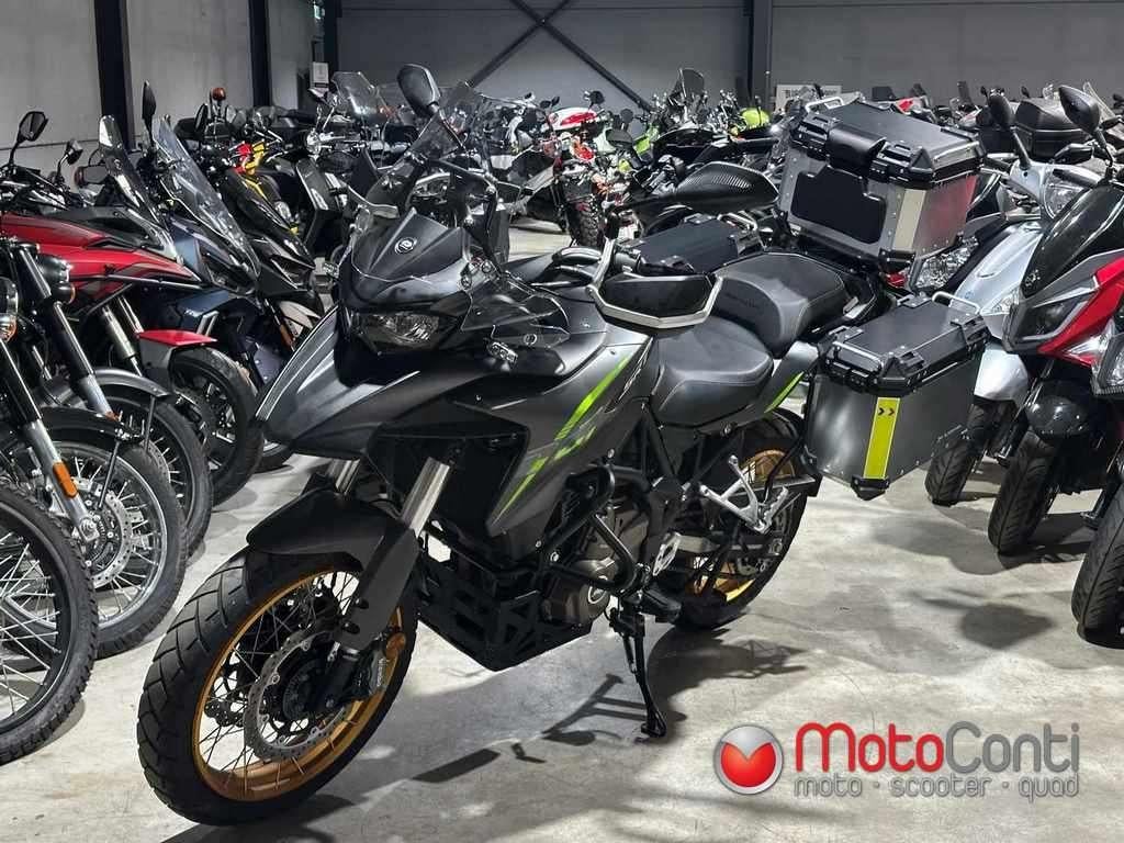 QJ MOTOR SRT 700SX 2024 [4050 km], Motoren, 700 cc, 2 cilinders, Nieuw, Bedrijf
