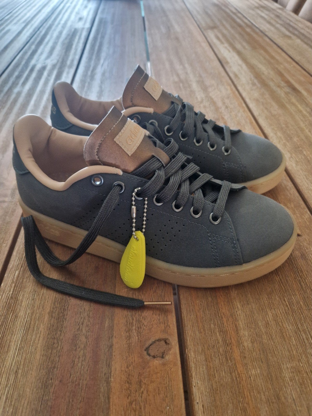 Gloednieuwe sneakers ADIDAS, Ophalen of Verzenden, Schoenen