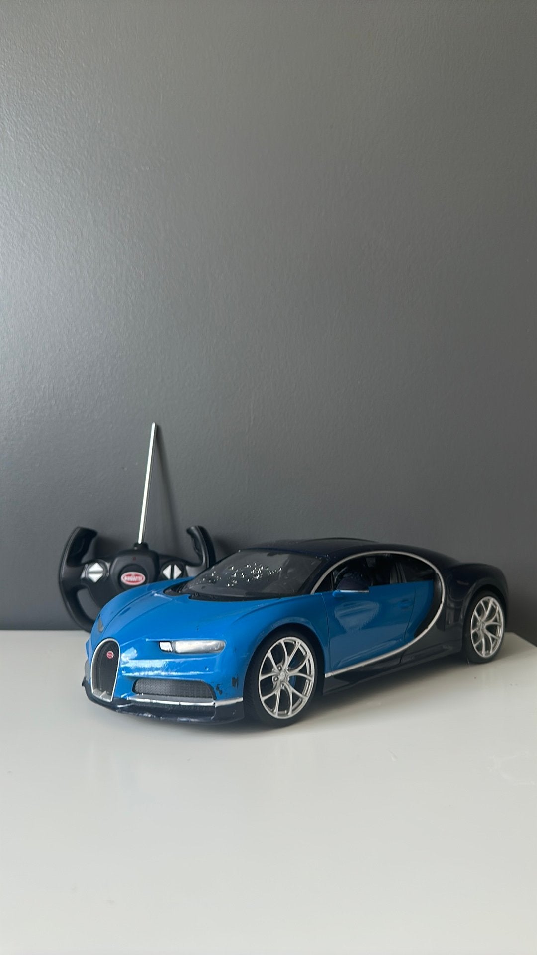 Voiture téléguidé (Bugatti), Enlèvement ou Envoi, Comme neuf